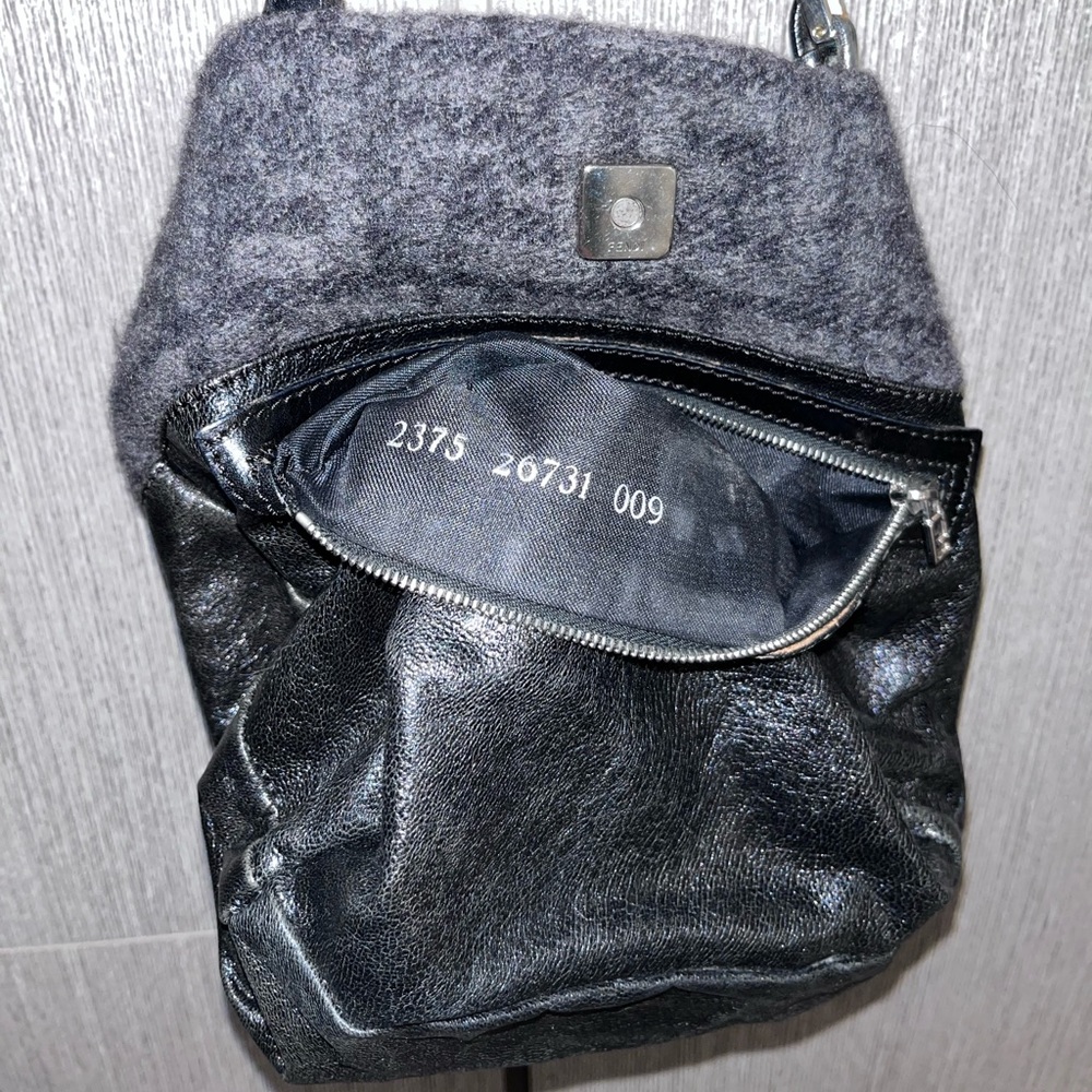 Fendi: Wool Cashmere Zucca Monogram Shoulder Bag - Picture 10 of 17